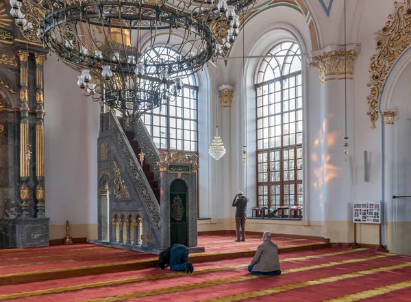 Konya Turquie Novembre Musulman Non Identifié Prie Mosquée Aziziye Novembre — Photo