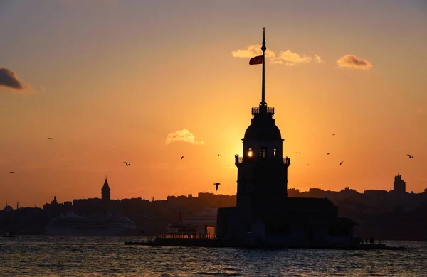 Maiden Tower Middle Age Byzantine Period Located Bosphorus Istanbul Turkey — стоковое фото