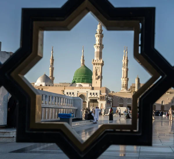 Medina Regno Arabia Saudita Ksa Feb Ringhiere Ferro Dietro Moschea — Foto Stock