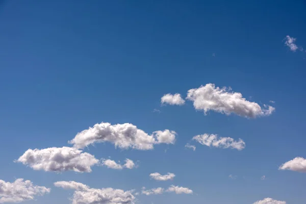 Schöne Weiße Wolken Mit Blauem Himmel Farbtonverlauf Von Weiß Nach — Stockfoto