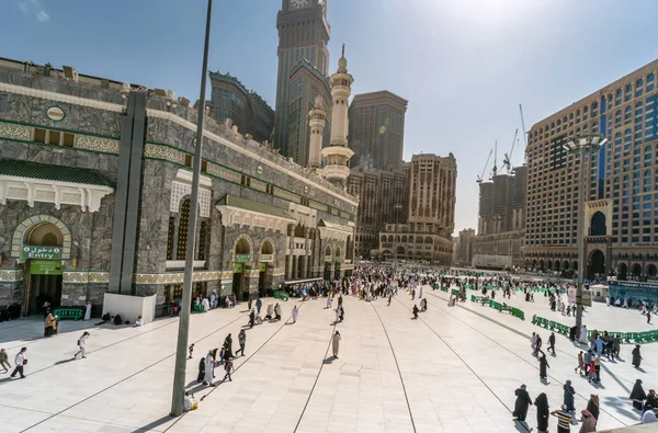 Mecca Saudi Arabia January 2017 Muslims Coming Worship Out Kaaba — Stock Photo, Image