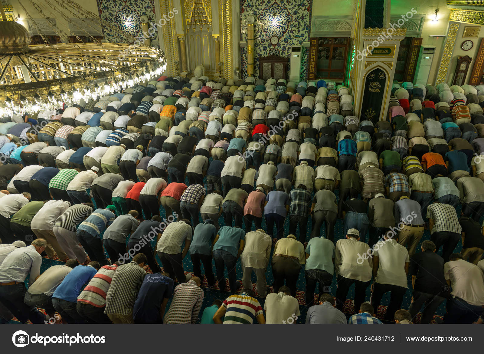 https depositphotos com 240431712 stock photo istanbul turkey august tarawih prayers html