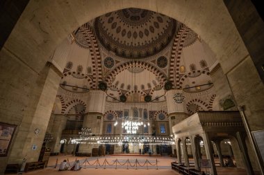 Istanbul, Türkiye - 17 Mayıs 2015: İç Şehzade Camii ya da Prens'in Camii ya da Şehzade Camii. Bu Fatih bölgesi içinde yer alan bir Osmanlı imparatorluk Camii, Sinan tarafından yapılmıştır