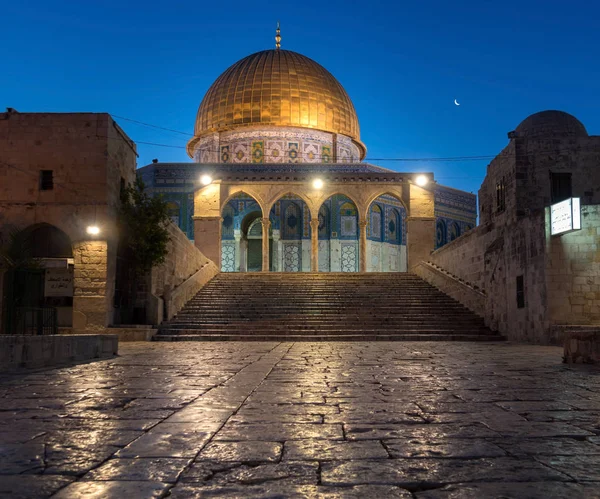 Kalliomoskeijan kupoli ja ketjun kupoli Jerusalemissa, Isra — kuvapankkivalokuva