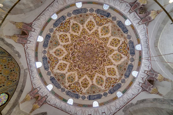 土耳其埃迪尔内的 Ucserefeli 清真寺圆顶 — 图库照片