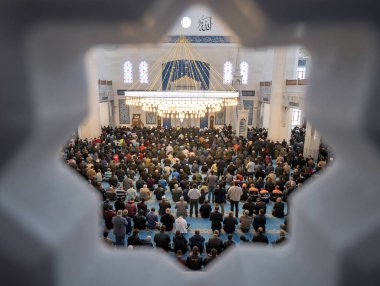 Müslümanlar Cuma cami dua
