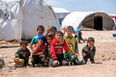Azez, Suriye 19 Mayıs: 19 Mayıs 2019'da Azez Suriye'de Suriye halkı için Çocuk Mülteci Kampı. Suriye'de 2011 yılında başlayan iç savaşta 12 milyon insan yerlerinden edildi.