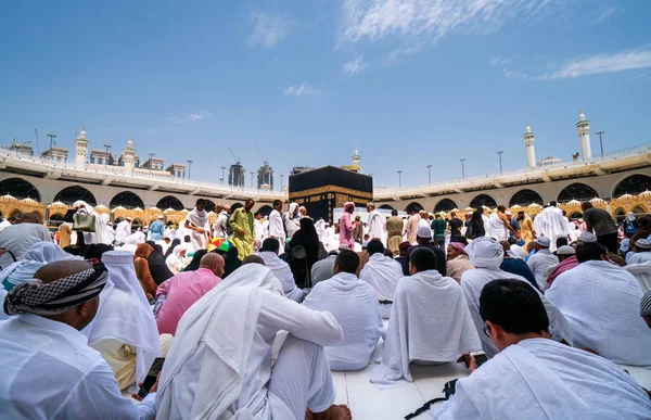 Мусульмане собрались в Мекке из разных стран мира . — стоковое фото