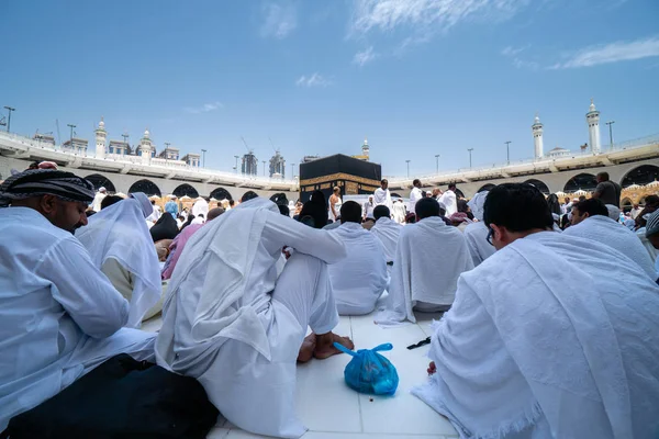 Muzułmanów zgromadzonych w Mekka różnych krajów na świecie. — Zdjęcie stockowe