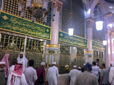 Peygamber Muhammed Aleyhisselam altın mezar.
