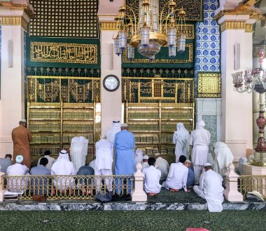 Peygamber Muhammed Aleyhisselam altın mezar.