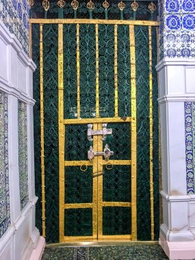 Peygamber Muhammed Aleyhisselam altın mezar.