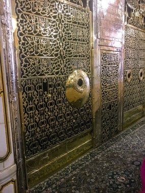 Peygamber Muhammed Aleyhisselam altın mezar.