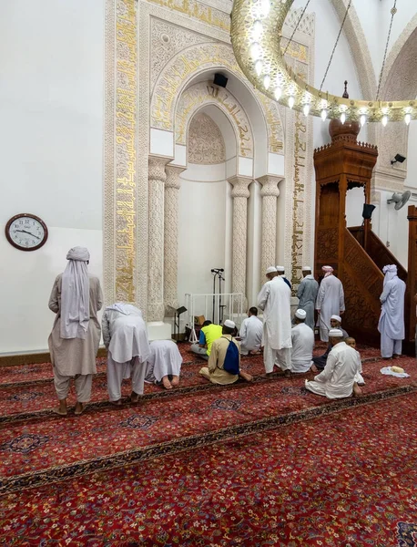 Qiblatain интерьер мечети, Медина saudi — стоковое фото