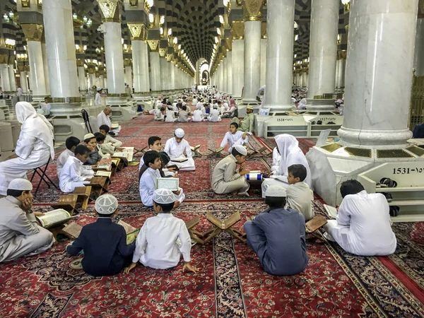 Ravza-i Mutahhara en Masjid Al Nabawi como jardín del cielo — Foto de Stock