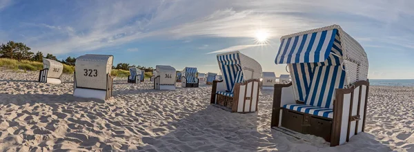 Plážové Lehátka Nebesy Pláži Blízkosti Prerow Dar Peninsula Německo — Stock fotografie