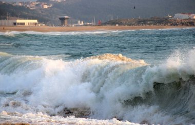 Güzel manzarasına Nazare ve Atlantik Okyanusu, Portekiz 