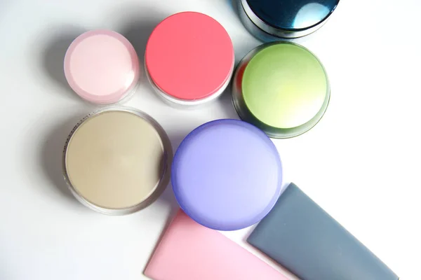 Mix Kremów Twarzy Dla Pięknej Skóry Żywe Kolorowe Słoiki — Zdjęcie stockowe