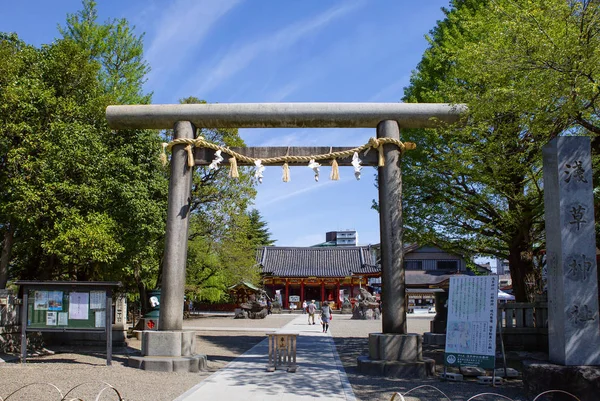 東京都 2017 浅草観音 浅草神社の聖域 浅草神社の神殿が川で観音像を発見した つの漁師 人の記憶に捧げ 1649 年に建てられました — ストック写真