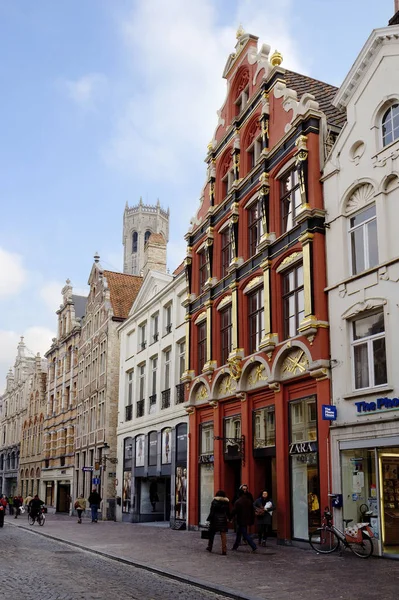 Bruges, Belçika, 02/23/2013, cityscape. Bruges Çan Kulesi. Muhteşem mimarisi ve çekicilik, biri Avrupa'nın en güzel bir şehirdir. Çok uzak olduğunu Grote Markt meydanında Ortaçağ çan kulesi kentin simgelerinden birini.