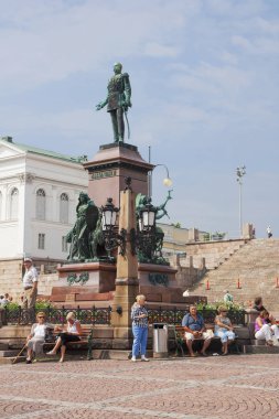 Helsinki, Finlandiya, 2010/07/15, İmparator Alexander II Anıtı. Rusya İmparator Alexander II, anıt Helsinki Helsinki Katedrali Senato Meydanı önünde yüklü ve onun ana baskın.
