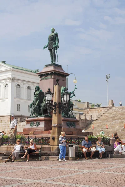 Helsinki, Finlandiya, 2010/07/15, İmparator Alexander II Anıtı. Rusya İmparator Alexander II, anıt Helsinki Helsinki Katedrali Senato Meydanı önünde yüklü ve onun ana baskın.