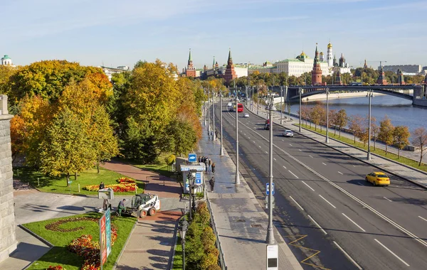 Moscow Russia 2018 Embankment Kremlin Kremlin Embankment Runs Moscow River — Stock Photo, Image