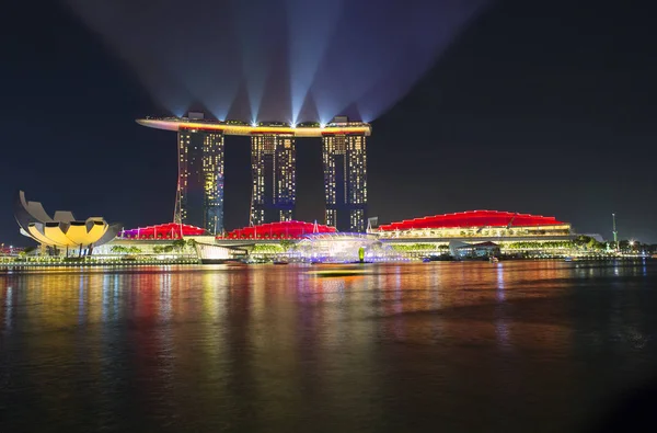 Singapur 2018 Wieczorem Singapur Marina Bay Sands Hotel Pokaz Laserowy — Zdjęcie stockowe