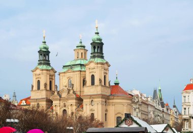 Prag, Çek Cumhuriyeti, 01/03/2017, eski kent meydanında St. Nicholas Katedrali. Bu katedral, 1. Dünya savaşından sonra Katolik Kilisesinden ayrılan Çekoslovak Hussite Kilisesi, Hıristiyan Ulusal Kilisesi 'ne aittir..