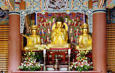 Busan, Güney Kore, 04/25/2017, beomeosa Tapınağı. İç. Bu ünlü bir Budist Tapınağı, Kore beş en eski tapınaklarda biridir. Yaklaşık 1.300 yıl önce inşa edilmiştir. Tapınağın 