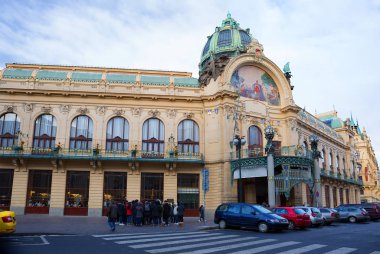 Prag, Çek Cumhuriyeti, 01/03/2017, Belediye Binası. Belediye evi, Cumhuriyet Meydanı 'nın ana cazibe merkezidir. Prag mimarisinin incisi. Art Nouveau tarzı. 
