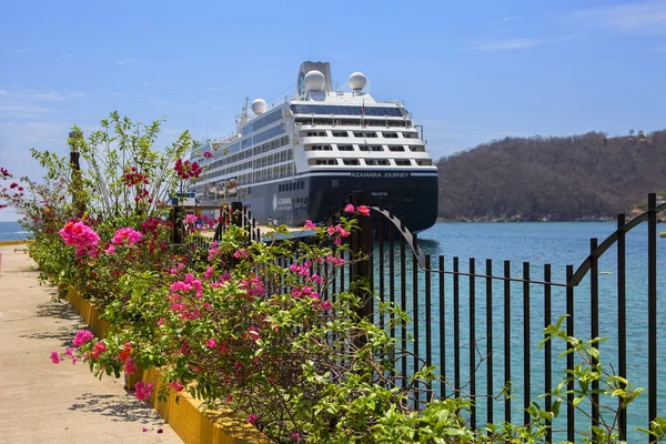 Huatulco Mexico Cruise 2016 Liner Pier Huatulco Bay Een Pittoreske — Stockfoto