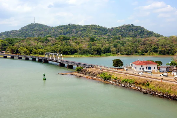 Ufer Des Panamakanals Die Panama Eisenbahn Die Panama Eisenbahn Verbindet — Stockfoto