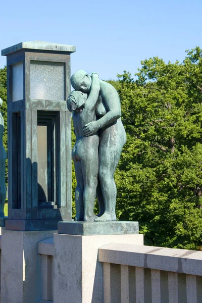 Oslo, Norveç, 2010/07/24, Vigeland Park heykelleri ile Köprü. Bütün bu çalışmaların Park - 