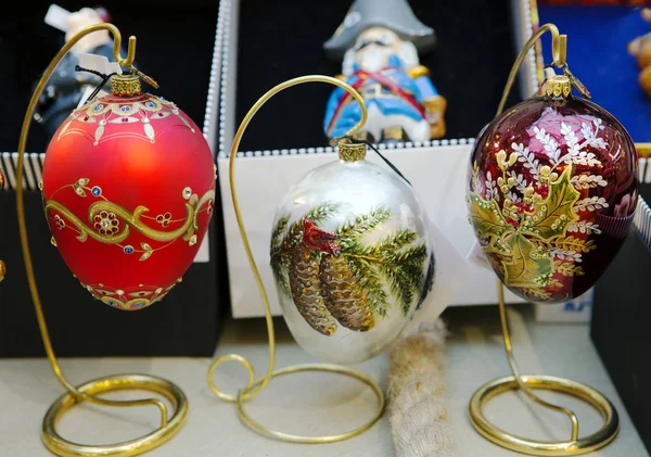 Moskau Russland 2015 Weihnachtsbaumspielzeug Einen Weihnachtsbaum Mit Schönen Spielsachen Schmücken — Stockfoto