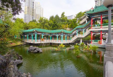 Hong Kong, Çin, 11/09/2014, Bahçe Wong tai Sin temple kompleks içinde iyi dilek. Tapınak Wong tai Sin en güzel iyi dilek bahçe yer. 1991 yılında açıldı ve Feng Shui tüm kurallarına göre inşa edildi bir