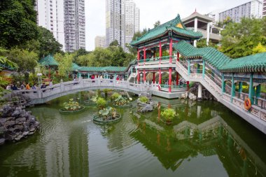 Hong Kong, Çin, 11/09/2014, Bahçe Wong tai Sin temple kompleks içinde iyi dilek. Tapınak Wong tai Sin en güzel iyi dilek bahçe yer. 1991 yılında açıldı ve Feng Shui tüm kurallarına göre inşa edildi bir