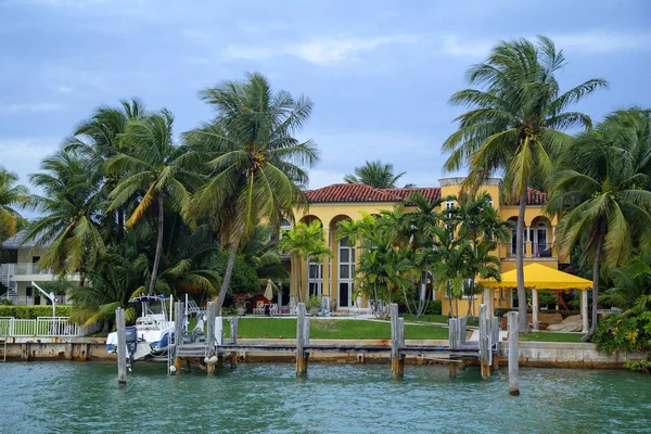 Miami Florida Usa 2013 Luxe Herenhuis Luxe Herenhuis Aan Waterkant — Stockfoto
