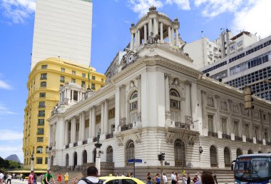 Rio de Janeiro, Brezilya, 12/17/2012, Belediye Binası. Pedro Ernesto Sarayı. Belediye Binası bir Rio de Janeiro popüler kareler üzerinde yer alır. Belediye Binası sömürge döneminde inşa edilmiştir. Bu iki kat, bir galeri, sütun başlıkları ile ve kemerli