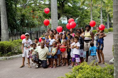 Rio de Janeiro, Brezilya, 12/22/2012, çocuklar. Büyük bir memnuniyetle çocuklar hayvanat bahçesi Rio katılmak..
