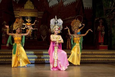 Bangkok, Tayland, Thailand, 11/18/2014, Dusit Hayvanat Bahçesi. Tay sanatçı göster. Dusit Hayvanat Bahçesi Bangkok en popüler konumlar biridir. Bu yılda 2.5 milyon kişi tarafından ziyaret Tayland, en eski hayvanat bahçesi gibi. Burada traditio Tay sanatçıların gösterileri izleyebilirsiniz