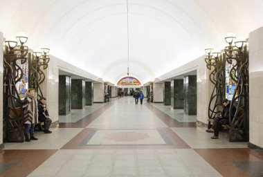 Moskova, Rusya, 12/08/2018, Metro İstasyonu'na 
