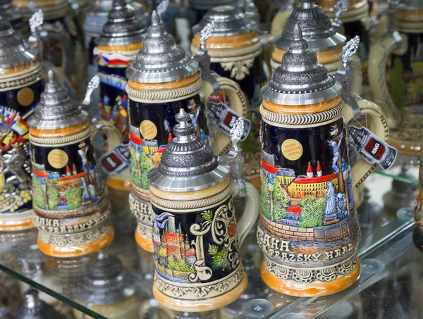 Praag Tsjechische Republiek 2017 Souvenir Tsjechische Bier Mok Bierpullen Beeltenis — Stockfoto