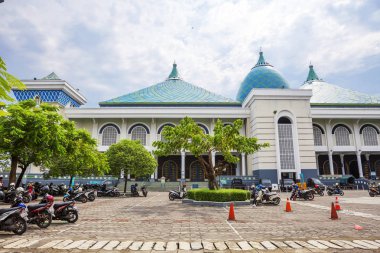 Surabaya, Endonezya, 01/07/2018, Al Ali Camii. Surabaya büyük Camii Endonezya en büyük ikinci olduğunu. Büyük, güzel cami mavi ile 65 metre yüksek kubbeleri. Minare 99 metre yüksekliğidir.