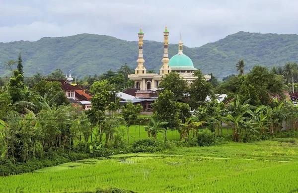 Lombok Indonesia 2018 Masjid Pinggir Jalan Mayoritas Penduduk Indonesia Adalah — Stok Foto