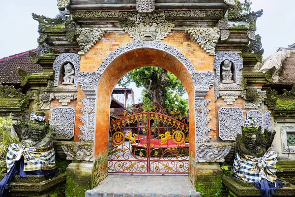 Балі Індонезія 2018 Року Ubud Puri Saren Королівського Палацу Ворота — стокове фото