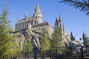 Los Angeles, Abd, 26.02.2016, Hogwarts Castle in Universal Studios tema Parkı. Harry Potter'ın büyülü dünyası Los Angeles'taki evrensel stüdyolarda.