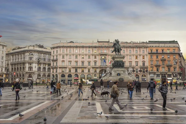 Milán Italia 2012 Monumento Víctor Manuel Monumento Encuentra Plaza Principal — Foto de Stock