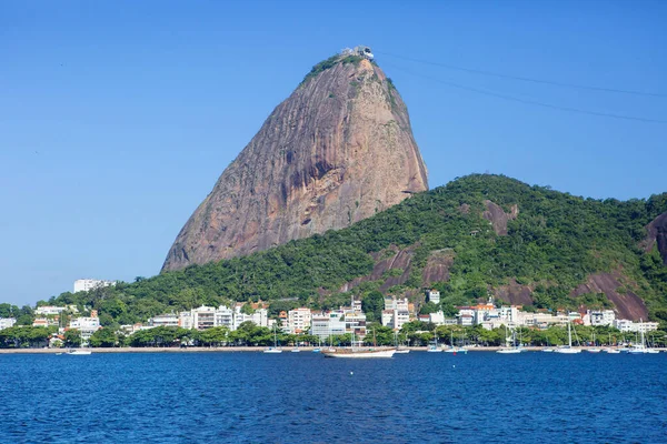 Rio Janeiro Brazil 2020 Sugarloaf Sugarloaf Mountain Rises Bay Guanabara — Stock Photo, Image