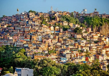 Rio de Janeiro, Brezilya, 03 / 06 / 2020, Morro da Providencia favela manzaralı. Providencia gecekondu bölgesi Rio de Janeiro tarihindeki ilk gecekondu mahallesidir. Gecekondu mahallesi olan dağın tamamına gecekondu mahallesi denir.. 